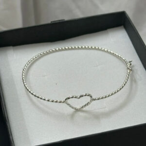 Bracelete Torcido De Coração